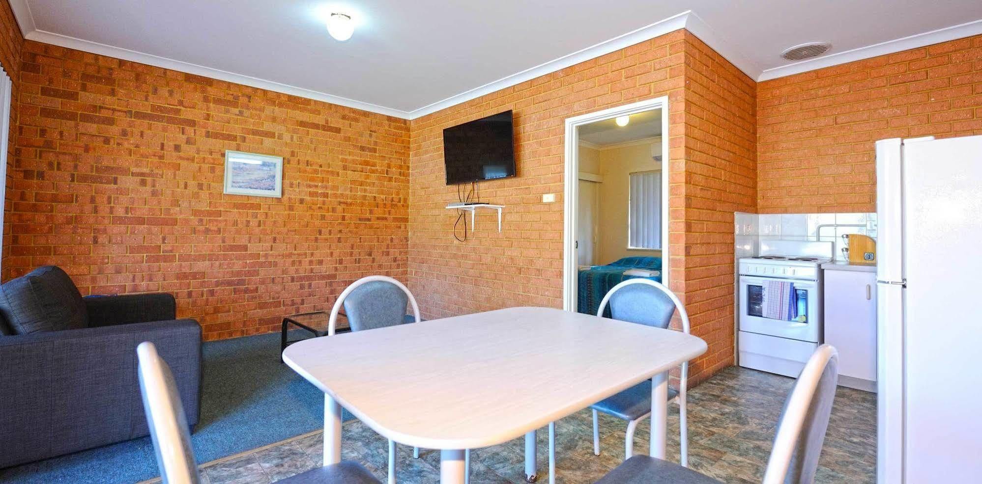 Abrolhos Reef Lodge Geraldton Buitenkant foto